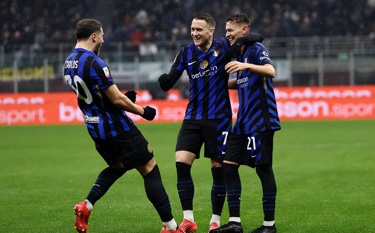 AC米兰发布备战花絮，关键时刻强势反弹，社区盾任务艰巨，球探报告显示潜力的简单介绍