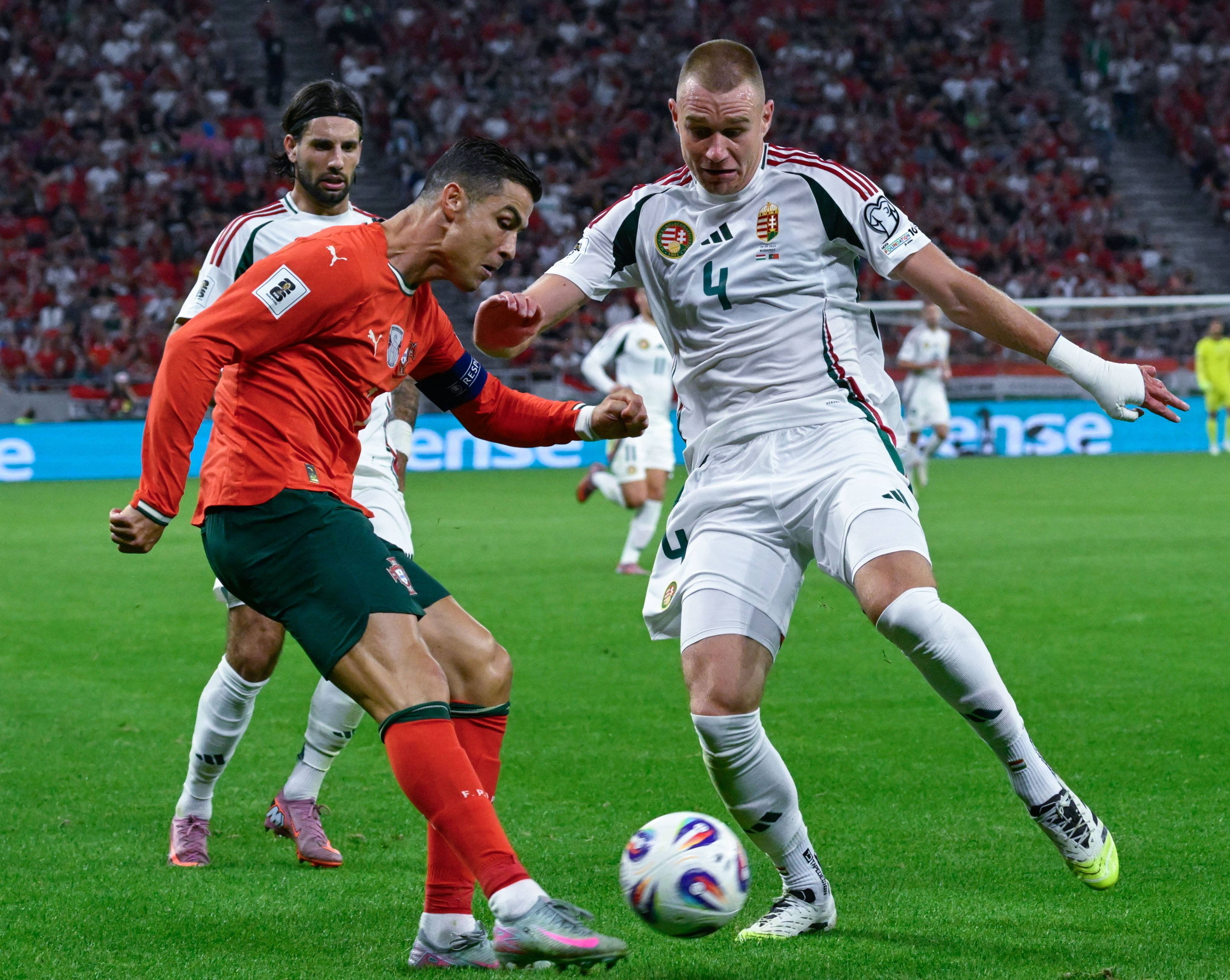 葡萄牙体育训练开放日,加时末段门线救险引欢呼,西甲在即,训练强度明显提升的简单介绍 葡萄牙体育训练开放日,加时末段门线救险引欢呼,西甲在即,训练强度明显提升的简单介绍