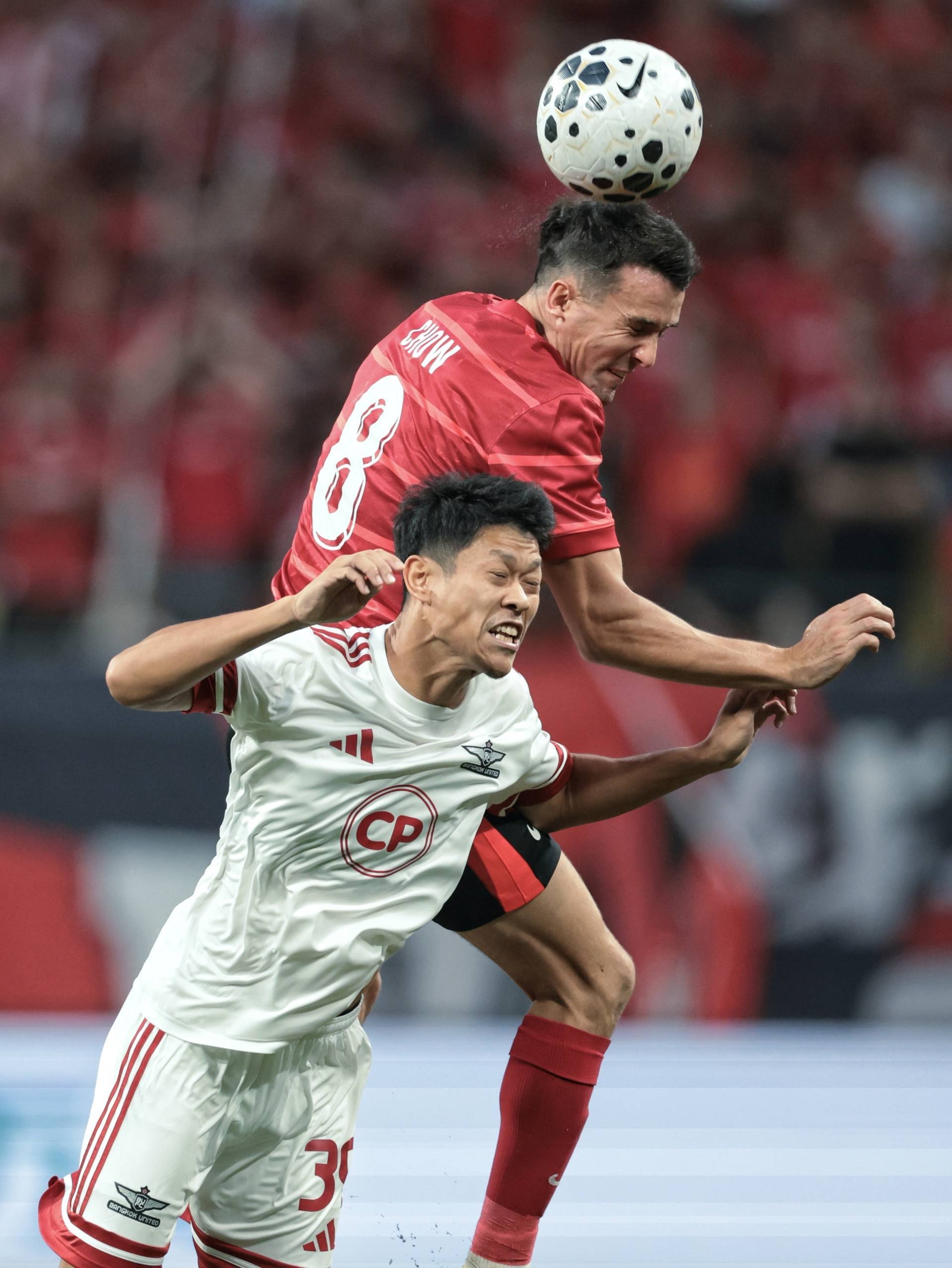 里程碑夜！成都蓉城官宣签约，欧冠今晚刷纪录，赛场秩序良好，更衣室氛围转暖的简单介绍-爱游戏APP